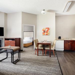 One-Bedroom Queen Suite Non-Smoking